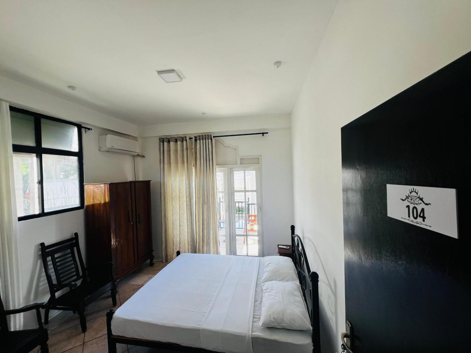 Ramlyn Guesthouse & Restaurant Negombo Luaran gambar