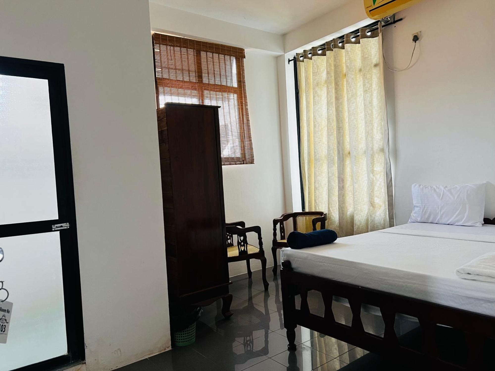 Ramlyn Guesthouse & Restaurant Negombo Luaran gambar