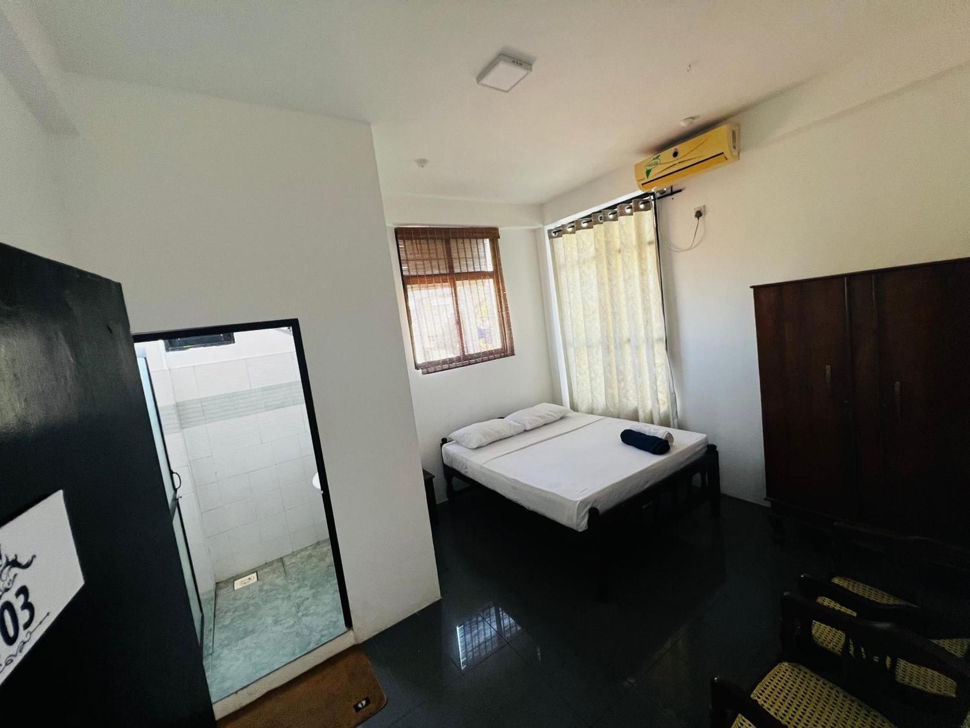 Ramlyn Guesthouse & Restaurant Negombo Luaran gambar
